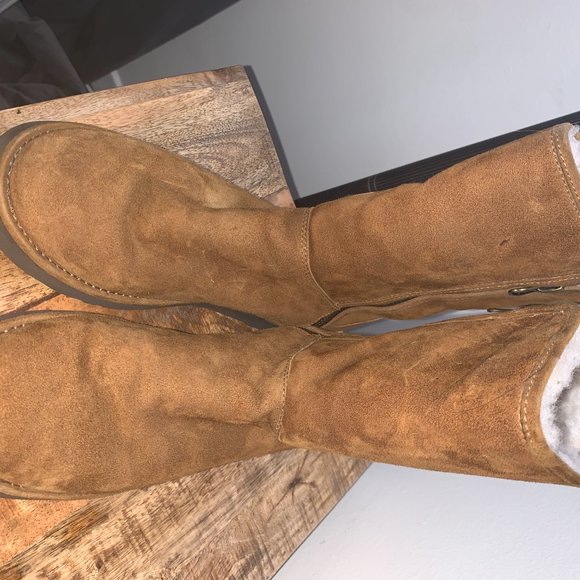 uggs with side zipper - Picture 5 of 7